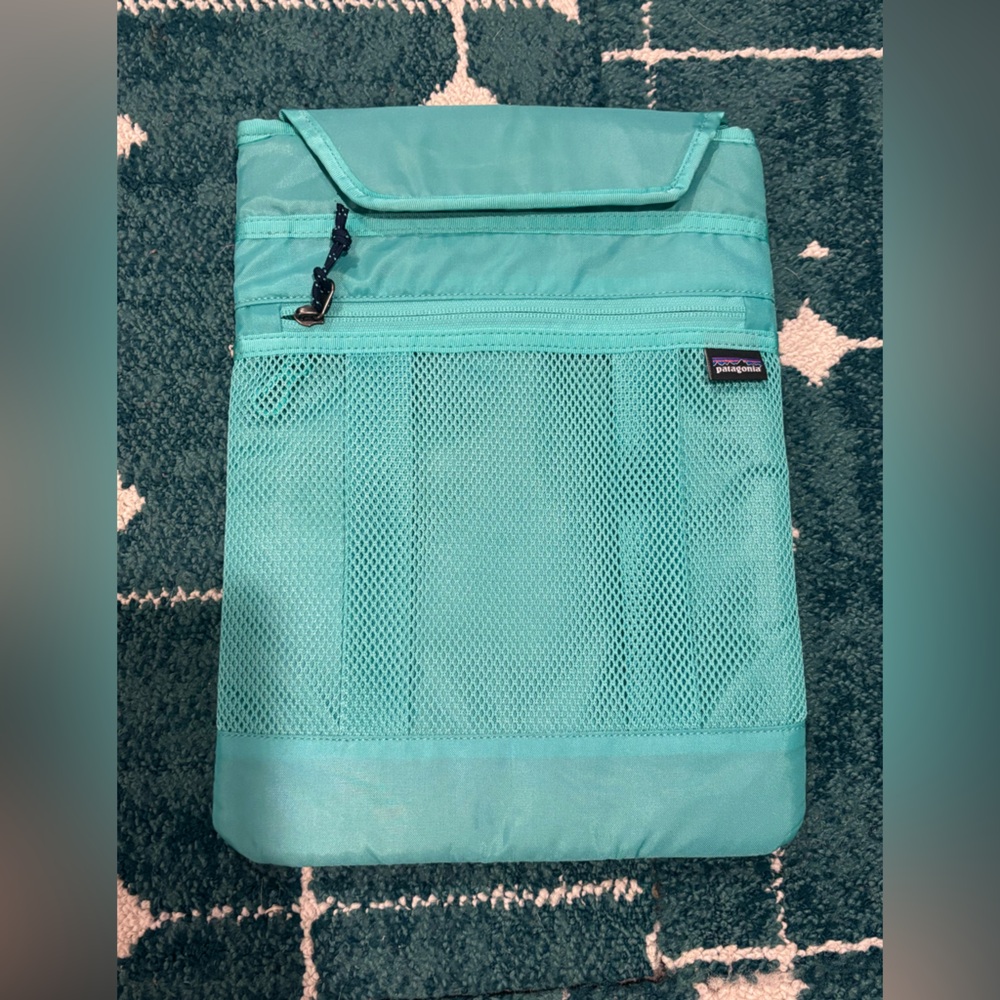 Patagonia Turquoise Laptop Case with Mesh Pocket